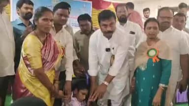 నిర్మల్: విద్యా వారోత్సవాల్లో భాగంగా జిల్లా కేంద్రంలో దివ్యాంగ విద్యార్థులకు ఉపకరణాలు, కిట్లను పంపిణీ చేసిన ఎమ్మెల్యే