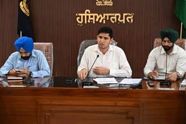 अतिरिक्त उपायुक्त (विकास) सह अतिरिक्त जिला निर्वाचन अधिकारी निकस कुमार ने आज जिले में होने वाले नगर निगम चुनावों के मद्द...