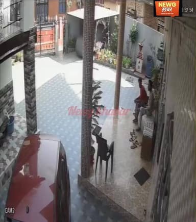 हमीरपुर जिला के भोरंज उपमंडल के गांव दुक्खा लुद्दर महादेव में दिन दहाड़े चोरी करते युवक सीसीटीवी में कैद