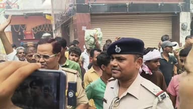 सीतामढ़ी शहर में 8 साल की बच्ची से दुष्क/र्म, आक्रोशित लोगों ने की आगजनी, देखें वीडियो
#SAROJRAJA