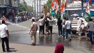 💥नीट (एनईईटी) परीक्षा में कथित गड़बड़ियों और धांधली के विरोध में यूथ कांग्रेस गांधी चौक में प्रदर्शन कर रही है।इस प्रदर्...