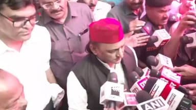 *अखिलेश यादव का बयान*
प्रतीक यादव आज हमारे बीच नहीं है बहुत दुख है
वह नौजवान था बचपन से ही उसे स्वास्थ्य के प्रति अपन...