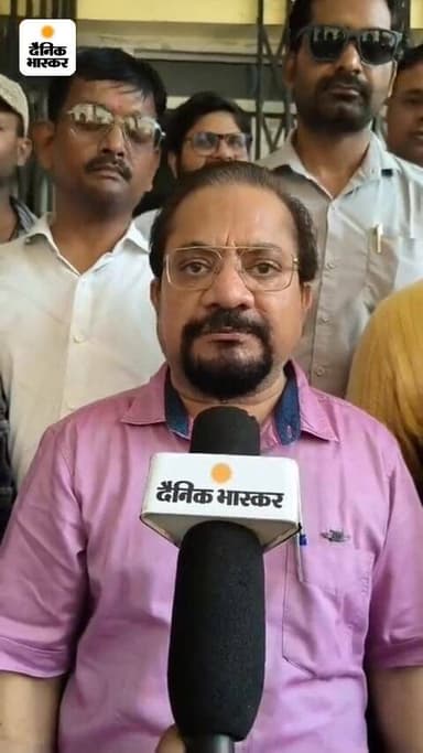 *स्वास्थ्य संविदाकर्मियों को 4 महीने से वेतन नहीं मिला:* शाहजहांपुर सीएमओ को ज्ञापन देकर 'नो पे- नो वर्क' की चेतावनी दी ...