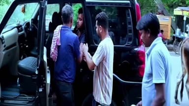 बेरमो: होटल में घुसकर मारपीट और गला दबाने का आरोप, घायल लाल किशोर नायक की हालत गंभीर, चार लोगों पर लगाया आरोप