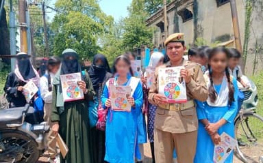 #SSP @moradabadpolice के निर्देशन में थाना मुगलपुरा पुलिस द्वारा #MissionShakti5 अभियान फेज-5 के तहत थाना क्षेत्रा0 भ्रम...