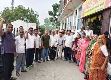 टनकपुर : NH चौड़ीकरण में बाईपास की मांग तेज, प्रभावितों ने दी जनआंदोलन की चेतावनी
होटल लक्ष्य में हुई बैठक, गडकरी, अजय ...