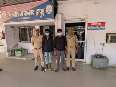 हापुड़ पुलिस द्वारा जनपद में अपराध की रोकथाम एवं वारन्टी/वांछित अभियुक्तों की गिरफ्तारी हेतु चलाए जा रहे ऑपरेशन तलाश अभि...