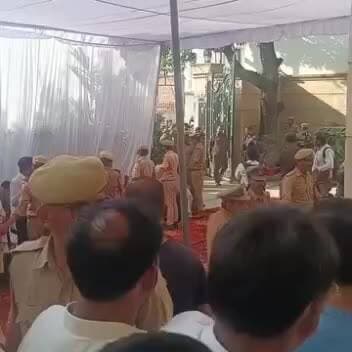 देेेवरिया: प्रतीक यादव को श्रद्धांजलि अर्पित करने पहुंचे सीएम योगी