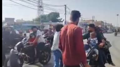 बिलारी: बस स्टैंड पर मामूली कहासुनी को लेकर दो युवकों में जमकर हुई मारपीट, वीडियो तेजी से सोशल मीडिया पर हुआ वायरल