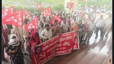 पलवल: पलवल मिनी सचिवालय पर सफाई कर्मचारियों का प्रदर्शन, नियमित करने की मांग