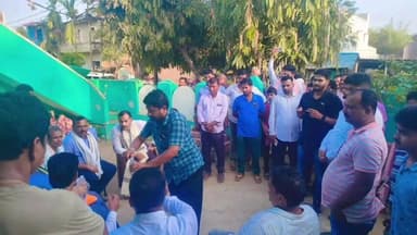 ଖଲ୍ଲିକୋଟ୍: ସୁନାଥର ଗ୍ରାମରେ ଅଗ୍ନିକାଣ୍ଡ ବିପନ୍ନଙ୍କୁ ଭେଟିଲେ ଆସିକା ସାଂସଦ