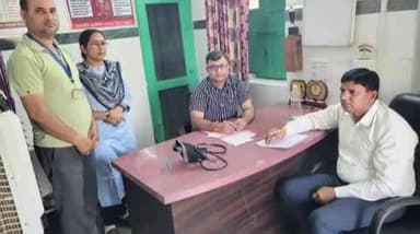 सीकर: श्रीमाधोपुर के ब्लॉक मुख्य चिकित्सा अधिकारी डॉ. पंकज कुमार शर्मा ने स्वास्थ्य संस्थानों का किया निरीक्षण