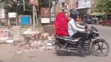 रसड़ा: ईओ के आश्वासन पर रसड़ा के सफाईकर्मियों की हड़ताल खत्म, गुरुवार से पटरी पर लौटेगी सफाई व्यवस्था