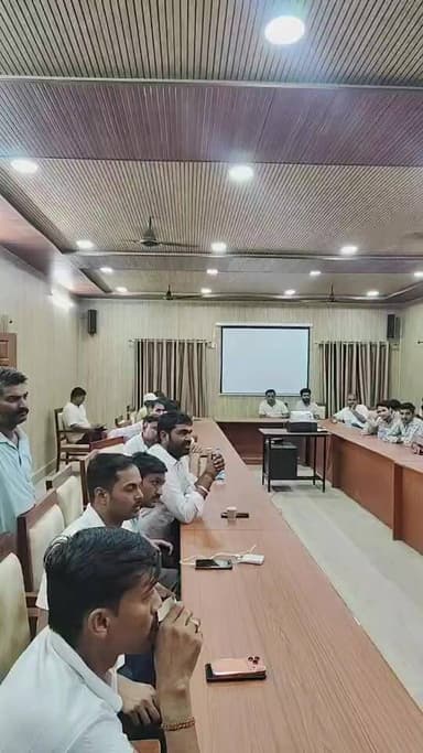नगर पालिका की व्यापारियों के साथ बैठक