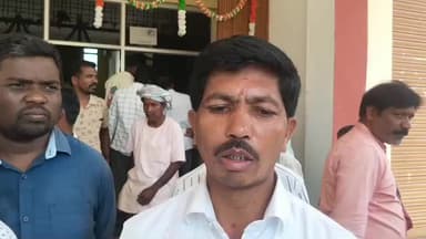 କୋରାପୁଟ: ରେଲୱେ ଜମିହରା ସଂଘ ପକ୍ଷରୁ ଚାରିଦଫା ଦାବି ନେଇ ବୈପାରିଗୁଡାର ତହସିଲଦାରଙ୍କୁ ଦାବିପତ୍ର ପ୍ରଦାନ
