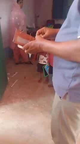 जमुआ: मईया सम्मान योजना में गरीब महिलाओं से वसूली का वीडियो वायरल, विभाग की चुप्पी पर उठे सवाल