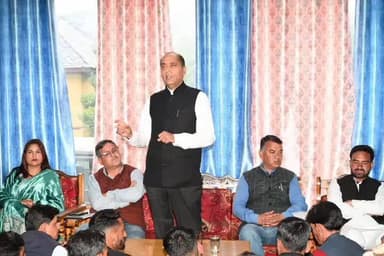 करसोग: सराज विधानसभा के जंजैहली क्षेत्र में नेता प्रतिपक्ष जयराम ठाकुर ने कार्यकर्ताओं संग बैठक की, मुद्दों पर चर्चा