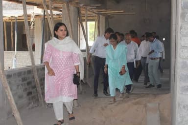 कलेक्टर पद्मिनी भोई साहू ने निर्माणाधीन कलेक्ट्रेट कंपोजिट बिल्डिंग, जिला अस्पताल एवं जिला पंचायत भवन का निरीक्षण कर गुण...