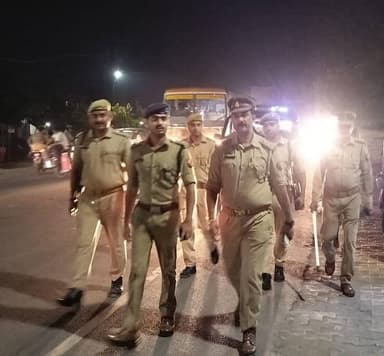 #SPHts के निर्देशन मे जनपद में शान्ति, सुरक्षा व कानून व्यवस्था को सुदृढ बनाये रखने हेतु क्षेत्राधिकारी नगर द्वारा थान...