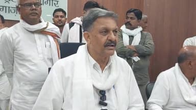 #गाजीपुर।
नीट परीक्षा लीक मामले में सपा सांसद अफजाल अंसारी और सपा विधायक ओमप्रकाश सिंह ने दी प्रतिक्रिया।
ये अफसोसनाक है...