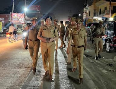 पुलिस अधीक्षक हापुड़ के निर्देशन में जनपद में अपराध नियंत्रण, शांति व कानून-व्यवस्था बनाए रखने के उद्देश्य से क्षेत्राधि...