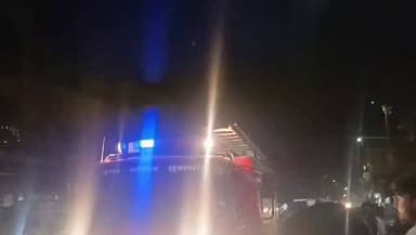 सुवासरा बस स्टेण्ड पर घूमटी मे लगी आग ,आग पर काबू पाया गया