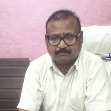 नरपतगंज: नरपतगंज अंचल में हड़ताल खत्म होने के बाद 13 राजस्व कर्मचारियों ने लिया योगदान, सीओ ने कहा- तीव्र गति से होंगे कार्य
