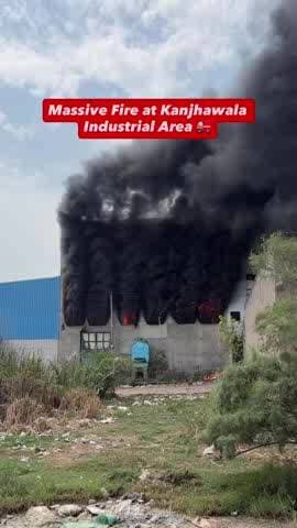 Massive Fire at Kanjhawala Industrial Area 🚒🔥 . . #rohininews #rohini #rohinidelhi #rohiniupdate