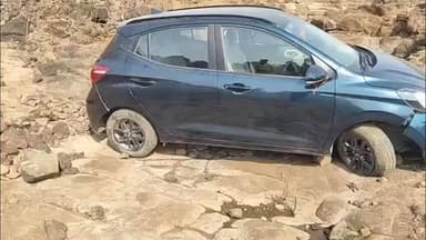 डिंडौरी: बरौदी घाट में अनियंत्रित होकर खाई में गिरी कार, चालक और परिचालक बाल-बाल बचे