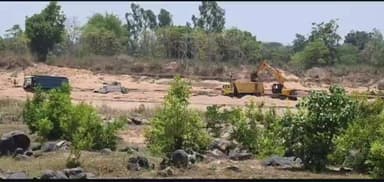 चारामा: किलेपार रेत खदान में धड़ल्ले से हो रहा अवैध खनन, नियमों की उड़ रही धज्जियां