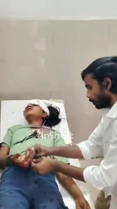 बांगरमऊ: उन्नाव में ट्रक-इनोवा टक्कर, किशोरी और मासूम समेत तीन घायल, हरदोई-उन्नाव मार्ग पर हादसा, सभी को जिला अस्पताल रेफर