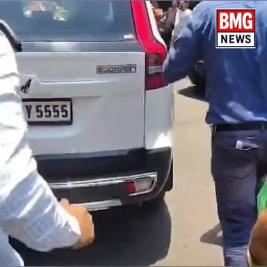 হাইকোর্টে ধুন্ধুমার! মমতা বন্দ্যোপাধ্যায়কে ঘিরে ‘চোর’ স্লোগান, পাল্টা তোপ প্রাক্তনের! ⚖️
কলকাতা হাইকোর্ট চত্বরে নজিরবিহী...