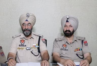 ਅੰਮ੍ਰਿਤਸਰ ਦੇ ਸ਼ਰੀਫ ਪੂਰਾ ਇਲਾਕੇ ਦੇ ਵਿੱਚ ਕਤ*ਲ ਕਾਂ*ਡ ਦੇ ਬਾਰੇ ਜਾਣਕਾਰੀ ਦਿੰਦੇ ਹੋਏ ਐਸਪੀ ਹਰਪਾਲ ਸਿੰਘ