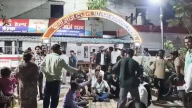 प्रयागराज थाना जॉर्ज टाउन मे हंगामा मारपीट हुई मामले में सोनकर परिवार पहुंचा थाने मुकदमा करने की कर रहे हैं मांग अधिवक्त...