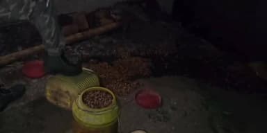 गढ़वा में अवैध शराब कारोबार पर पुलिस का प्रहार, चिनियां में 200 किलो जावा महुआ नष्ट ।
#GarhwaNews #Chiniya #JharkhandNew...