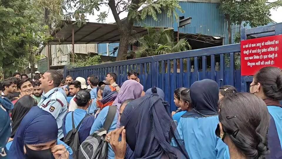 डिक्सन कंपनी सड़क वाली में भी फिर हल्ला बोल
#highlightseveryone #viralvideoシ #followerseveryone #UttarakhandNews #Uttar...