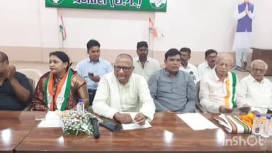 धमतरी: कांग्रेस के वरिष्ठ नेता शैलेश नितिन त्रिवेदी ने कहा- मोदी सरकार देश को पुराने समय में ले जा रही है