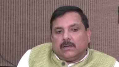 पार्लियामेंट स्ट्रीट: पेट्रोल-डीज़ल की कीमत बढ़ने पर सांसद संजय सिंह का बयान, 'पीएम मोदी को देश और जनता से कुछ लेना-देना नहीं'