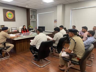 ⏩ कलेक्टर श्रीमती नीतू माथुर की अध्यक्षता में जिला स्तरीय सड़क सुरक्षा समिति की बैठक संपन्न
⏩राहवीर योजना के व्यापक प्रच...
