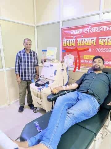 #मध्य_रात्रि_में_निःस्वार्थ_मानवसेवा_में_समर्पित_छोटे_भाई_शोभित_भारद्वाज -- ड़ेंगू मलेरिया पीड़ित युवक को दिया जीवनदान *#शोभित_भारद्वाज 0+ द्वारा
*#डेंगू मलेरिया से पीड़ित विशेष नामक युवक की #प्लेटप्लेट्स केवल 10000 (दस) हजार रह गई।