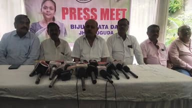 ଝାରସୁଗୁଡ଼ା ସରବାହାଲ ଠାରେ ବିଜେଡିର ସାମ୍ବାଦିକ ସମ୍ମିଳନୀ
