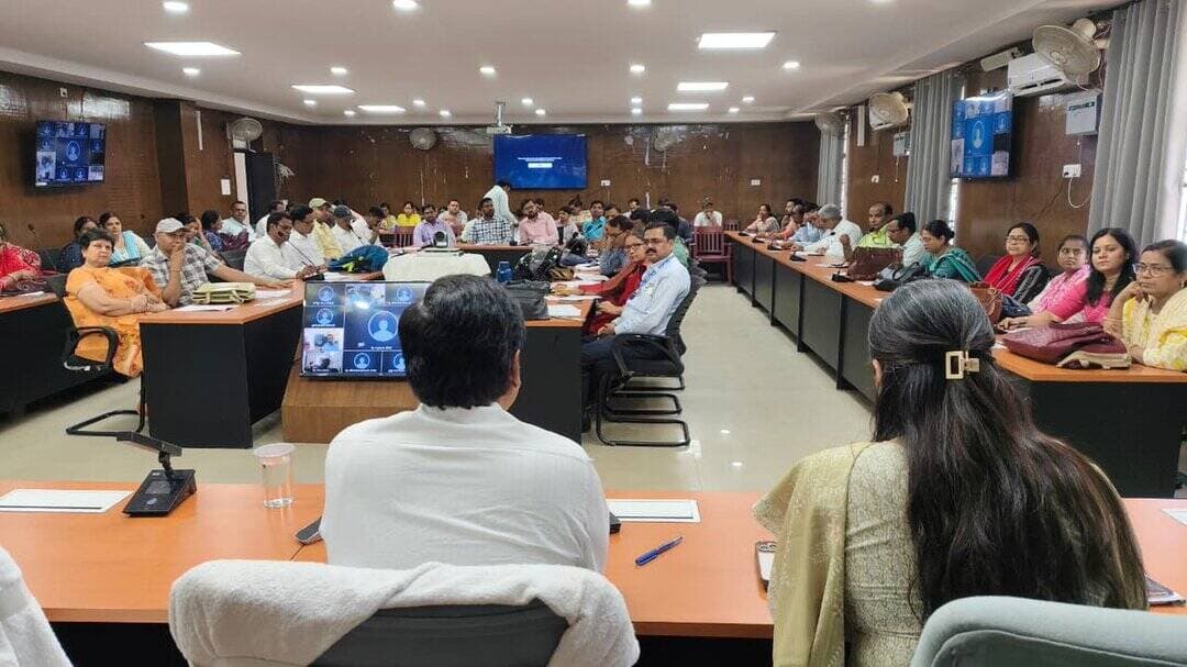 जिला पदाधिकारी-सह-जिला दंडाधिकारी भोजपुर,श्री तनय सुल्तानिया की अध्यक्षता में सभागार में बिहार संयुक्त प्रवेश प्रतियोगित...