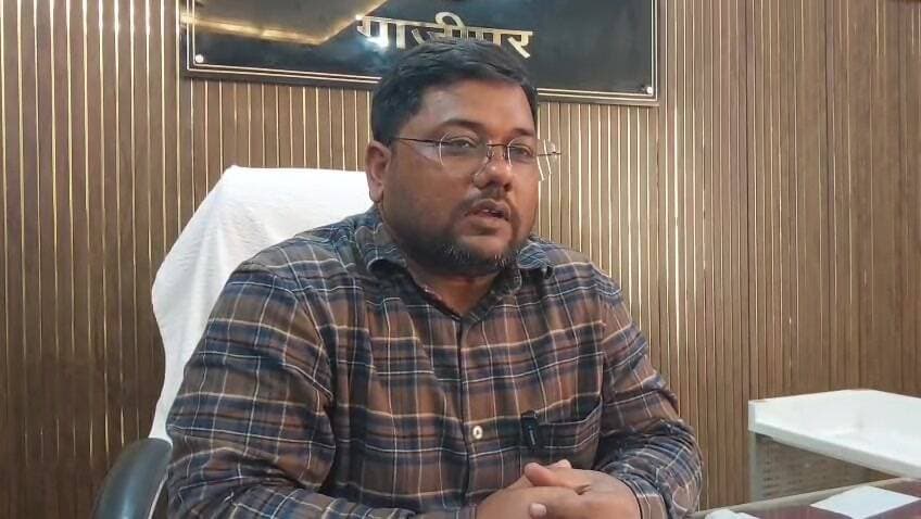 नशा करके गाड़ी चलाने वाले वालों के खिलाफ #गाज़ीपुर आरटीओ विभाग में शख्स कार्रवाई करते हुए 17 लोगों का ड्राइविंग लाइसेंस ...