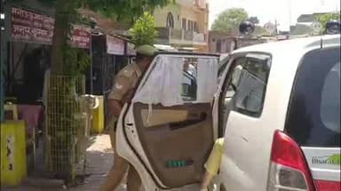 फर्रुखाबाद: DM ने जनपद में लिंक एक्सप्रेसवे के लिए भूमि क्रय/अर्जन कार्यों की प्रगति की समीक्षा की, 2 लेखपालों को निलंबित किया