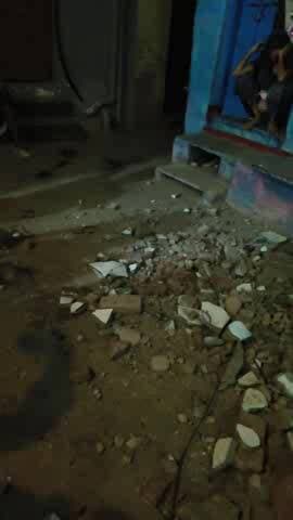 nagar palika vard no13 me ek makan adha gira jandhan hani nhi hoi na abhi tak pm awas Yojana lab nhi mila kal