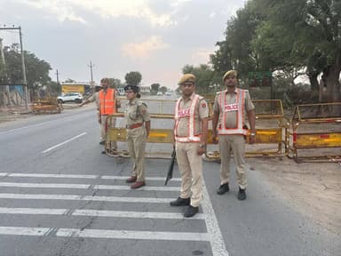 *डीडवाना-कुचामन पुलिस की सख्त नाकाबंदी कार्रवाई*
*श्रीमती ऋचा तोमर (IPS), पुलिस अधीक्षक डीडवाना-कुचामन के निर्देशन में*...