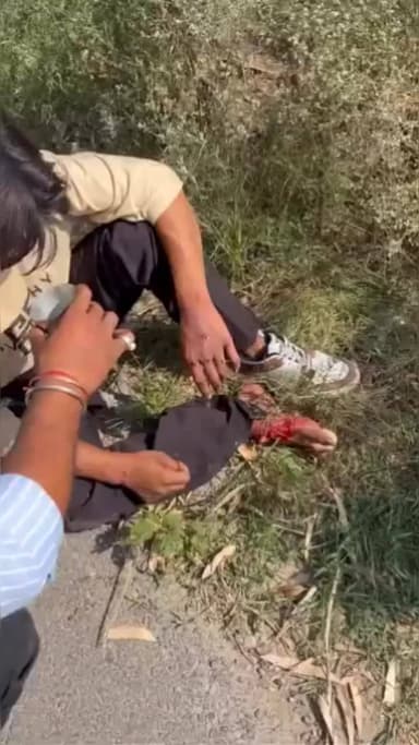 पूरनपुर: सकरिया के पास सड़क हादसे में किशोर घायल, भाकियू कार्यकर्ताओं ने उसे अस्पताल पहुंचाया