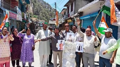 पुरोला: पुरोला में महंगाई और नीट पेपर लीक के विरोध में कांग्रेस ने किया प्रदर्शन, भाजपा सरकार का पुतला दहन