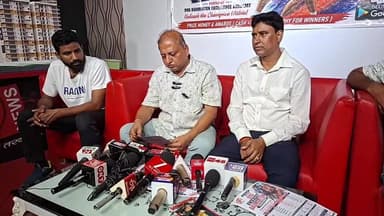 धनबाद 99G मुख्य कार्यालय में आगामी 22,23 और 24 मई को नॉकआउट बैडमिंटन टूर्नामेंट को लेकर 99 ग्रुप ऑफ कंपनीज के सीएमडी श्य...