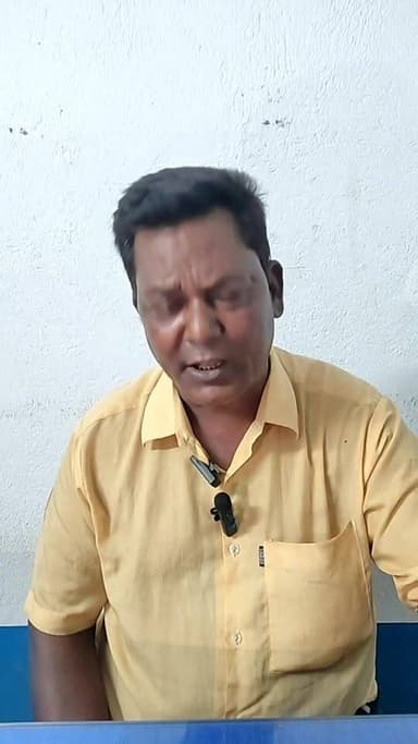 বিধানসভা নির্বাচন শেষে তৃণমূল নেতা সাচ্চু মোল্লার সাংবাদিক বৈঠক।